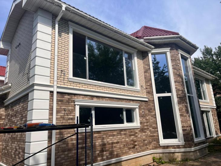 Фасадный декор на доме в г. Истра