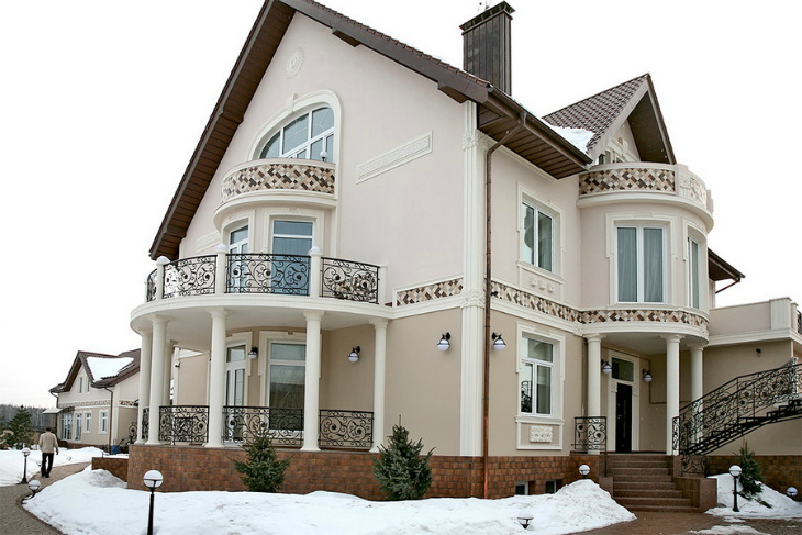 Каталог фасадов с отделкой лепным декором: Верный вариант для выбора отделки для своего дома
